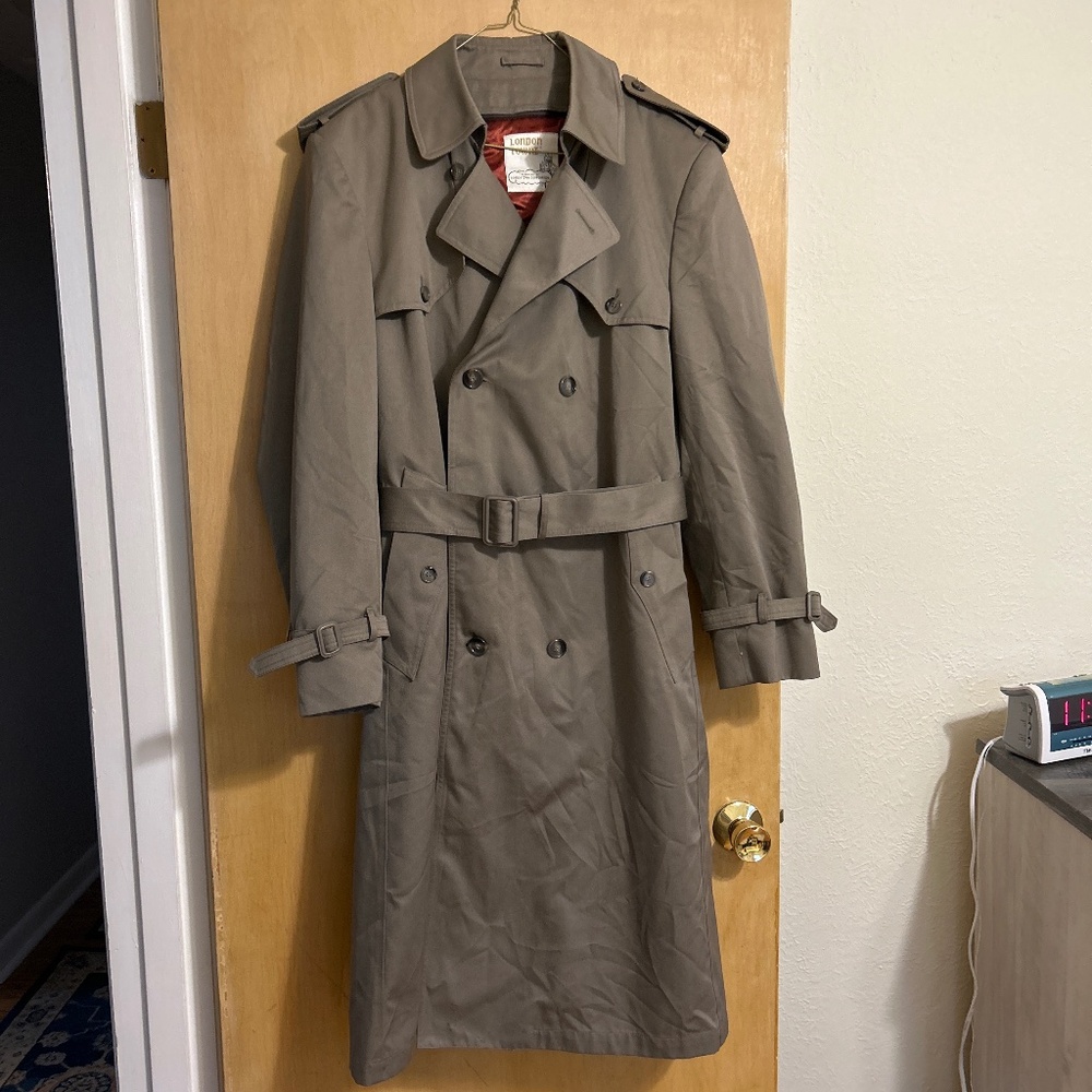 Vintage Men’s Trench coat by London Towne Size 44 Long